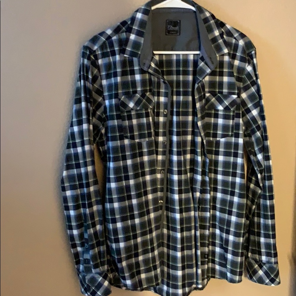 7 Diamonds button down shirt size large